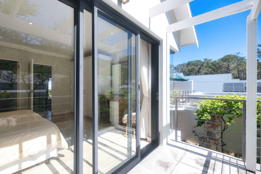 4 Bedroom Property for Sale in Fernkloof Estate Western Cape